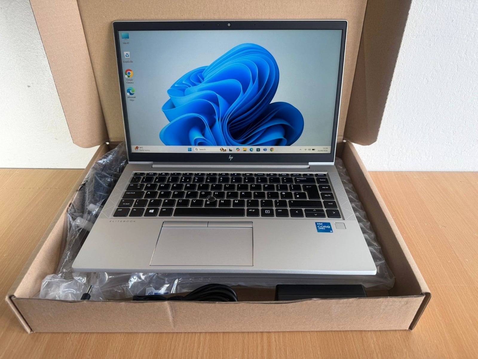 HP EliteBook 840 G2 14in Laptop 5th Gen 2-Core i5-5300U 16GB 256GB SSD