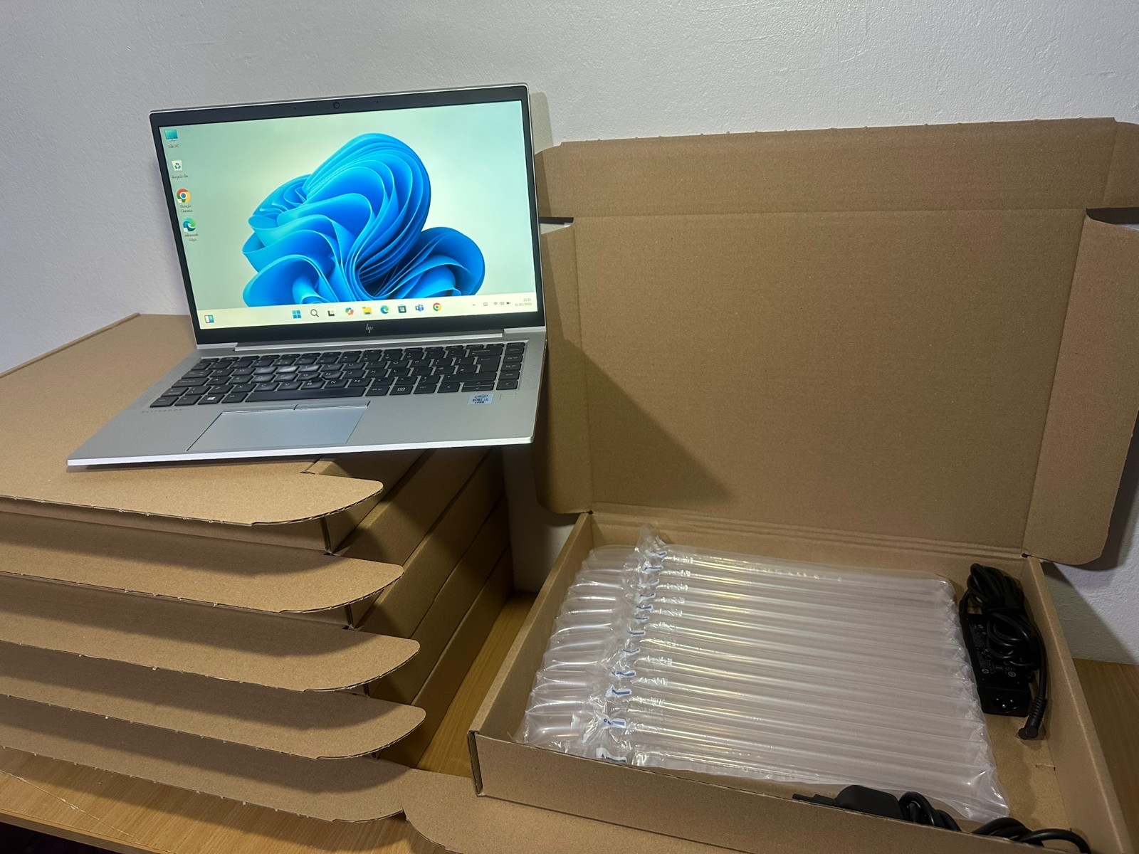 HP EliteBook 840 G7 14in Business Laptop 10th Gen Intel i5-10310U 4-Cores 32GB DDR4 1TB NVMe SSD