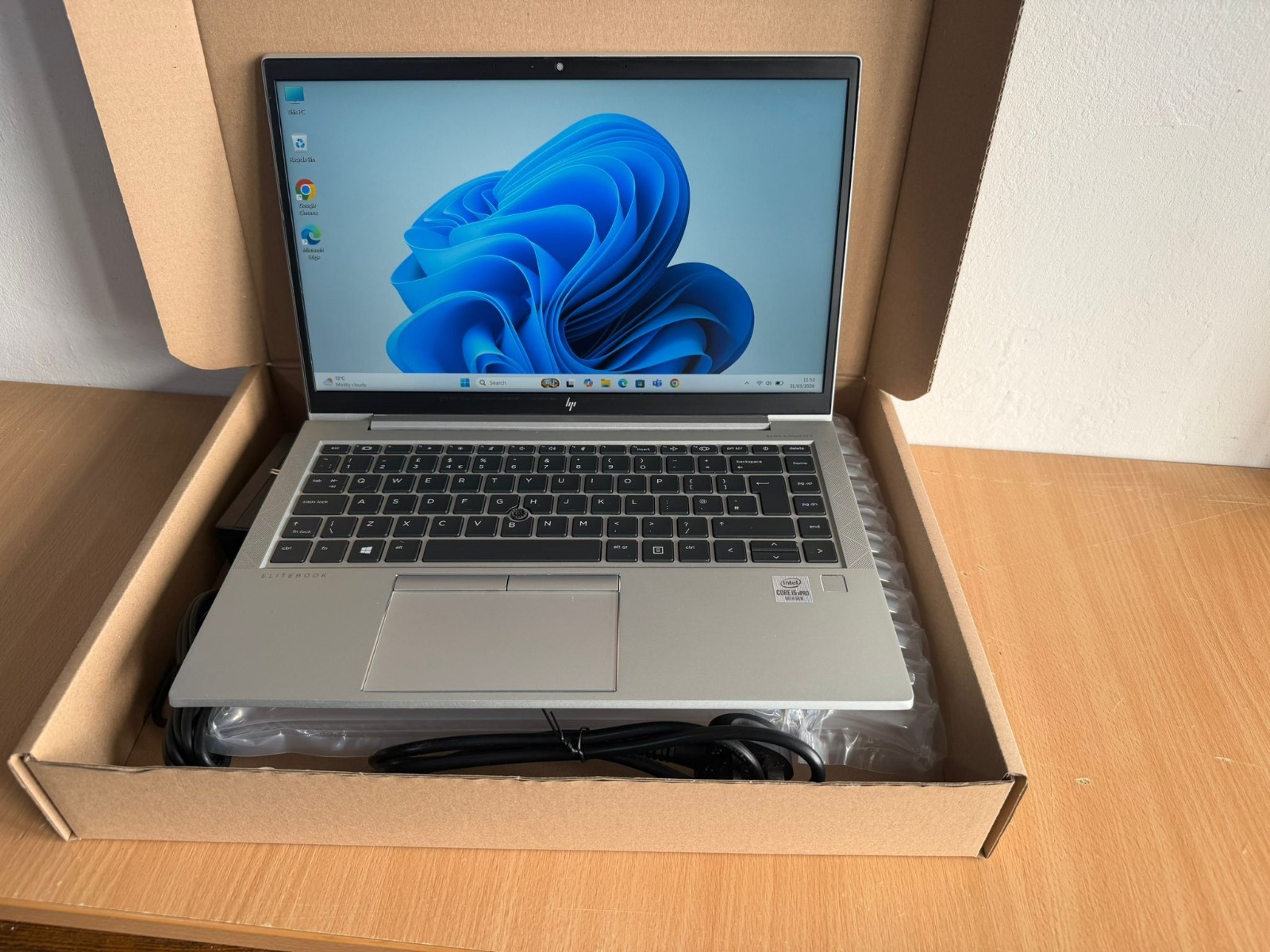 HP EliteBook 840 G7 14in Business Laptop 10th Gen Intel i5-10210U 4-Cores 8GB DDR4 256GB NVMe SSD
